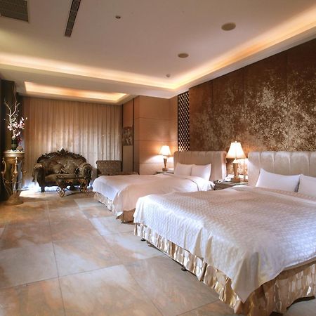 Motel 御花園商務旅舘虎尾舘-金花園汽車旅舘066 Huwei Exteriér fotografie